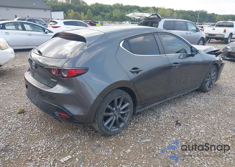 2019 Mazda Mazda3 Hatchback z USA, uszkodzony, nr VIN JM1BPBJM8K1134897